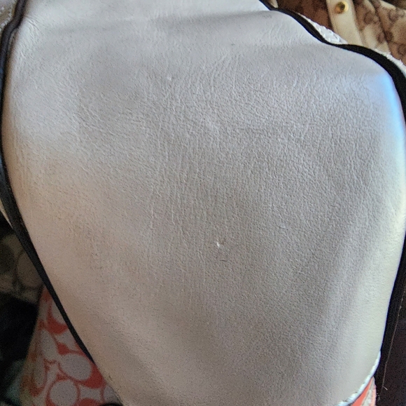 GUC Coach Dot Hallie Tote Melon & Ivory Fabric w/Ivory Leather Trim Pockets - Picture 10 of 13